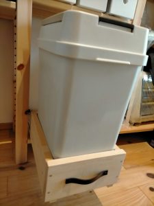 スライド式ゴミ箱収納ラック